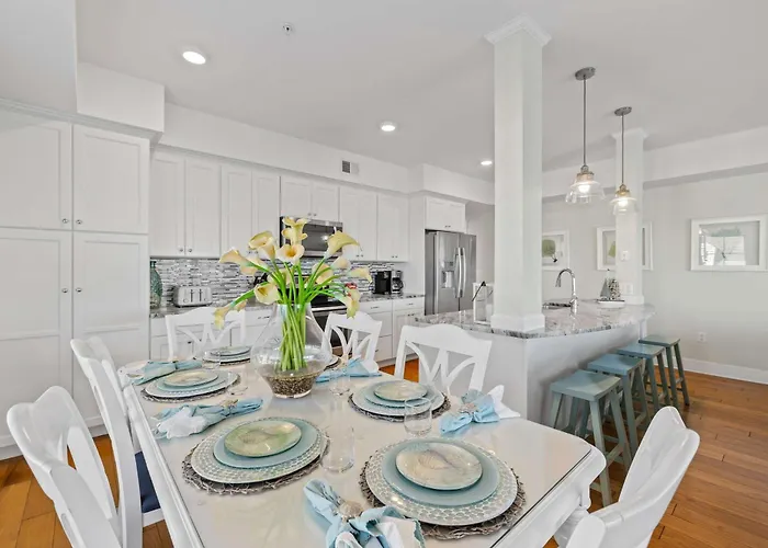 Bayview Grand 102