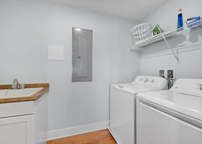 Bayview Grand 102