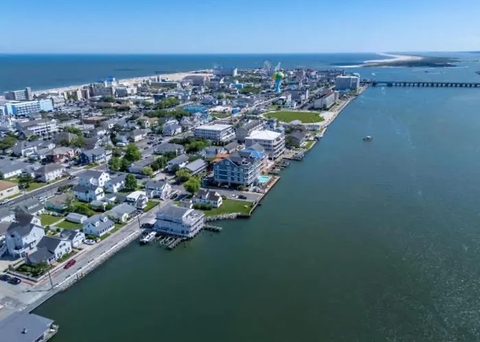 Bayview Grand 102
